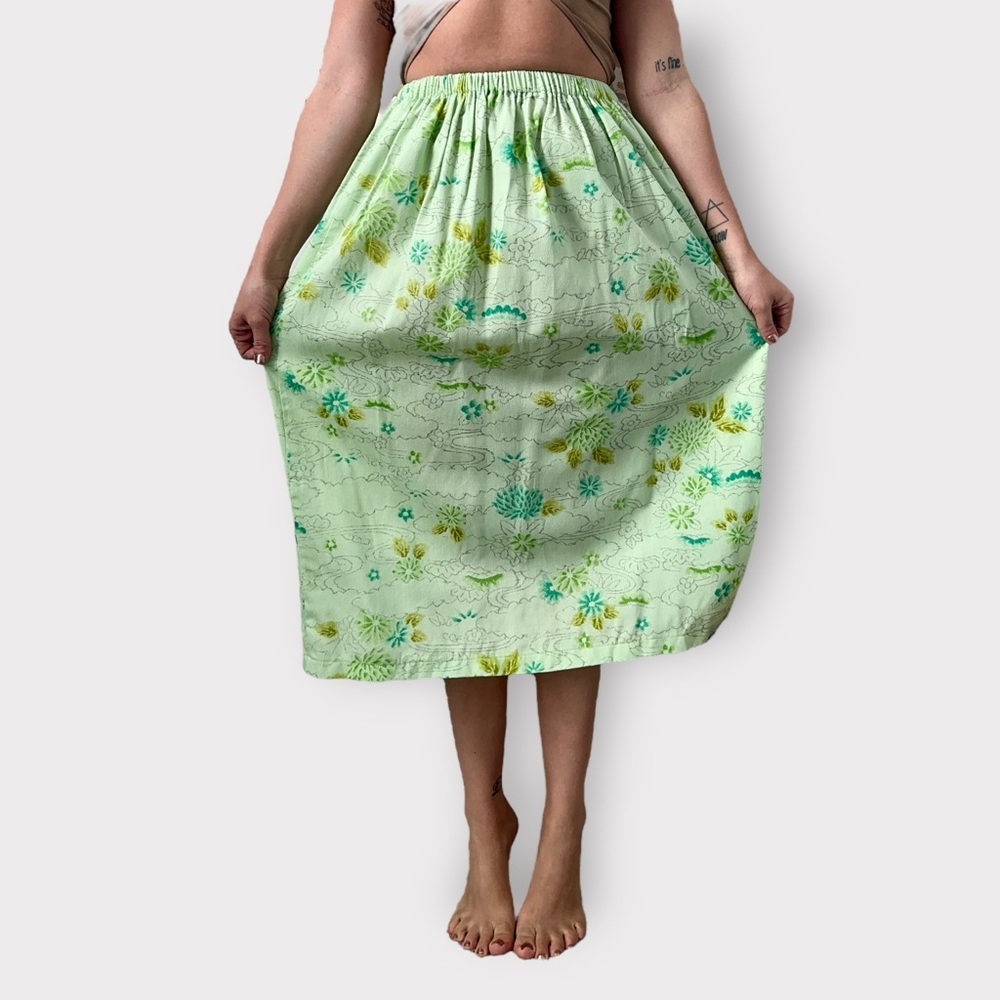 Vintage 1970’s green, home sewn, cottagecore, floral, spring, feminine, skirt - Picture 4 of 6